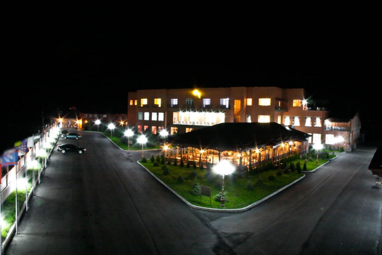 Parade Allure Zhashkiv Экстерьер фото