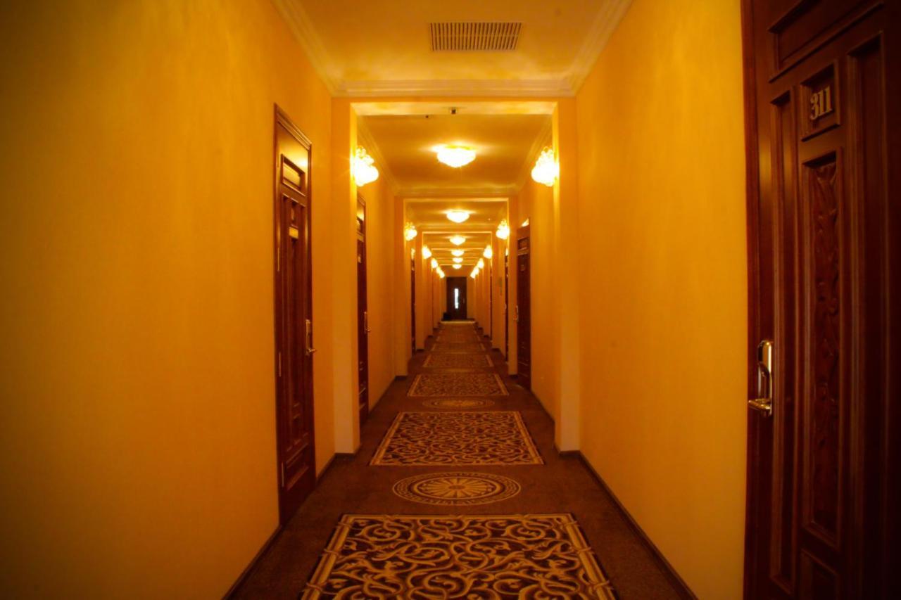 Parade Allure Zhashkiv Экстерьер фото