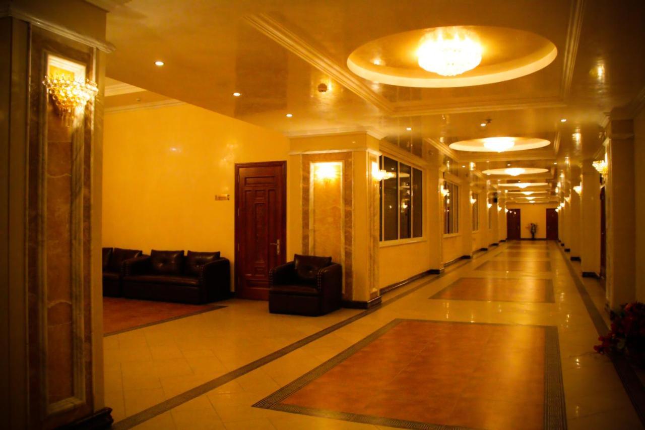 Parade Allure Zhashkiv Экстерьер фото
